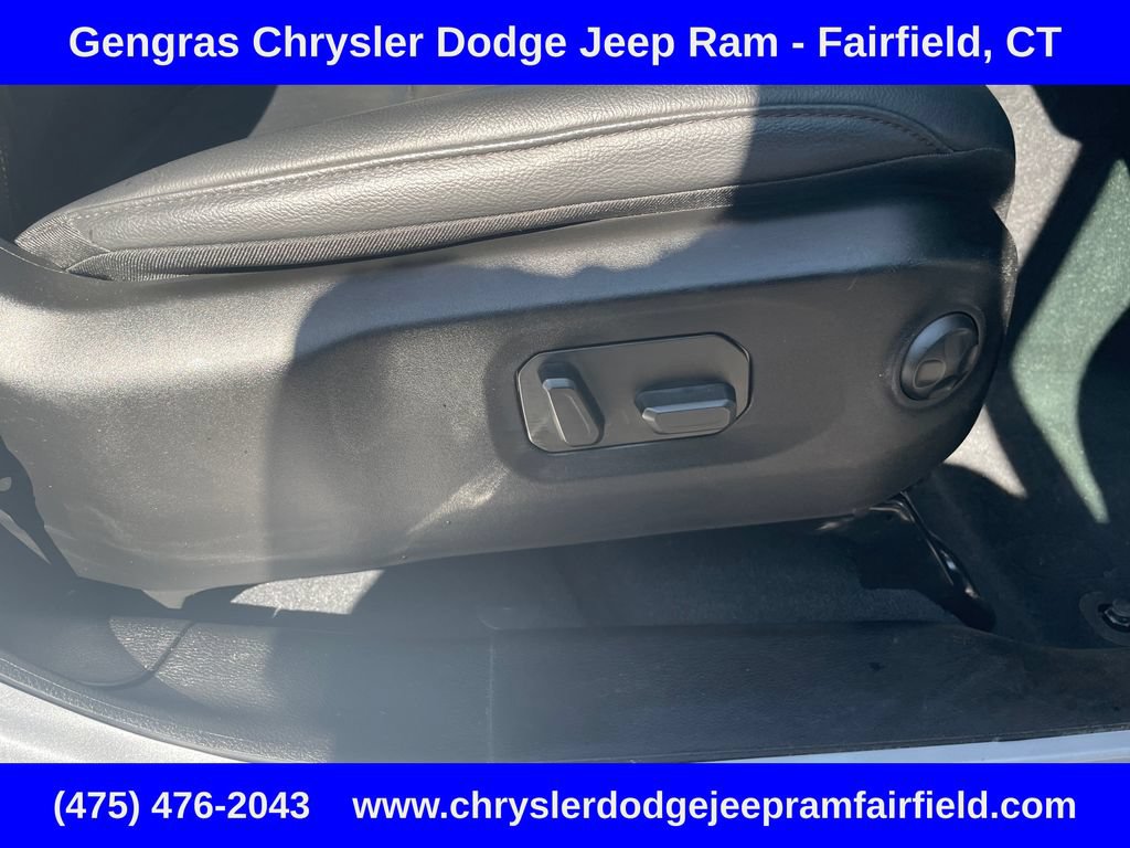 Certified 2024 Jeep Wrangler Unlimited Sahara w/ Technology Group AWD/4WD image 23