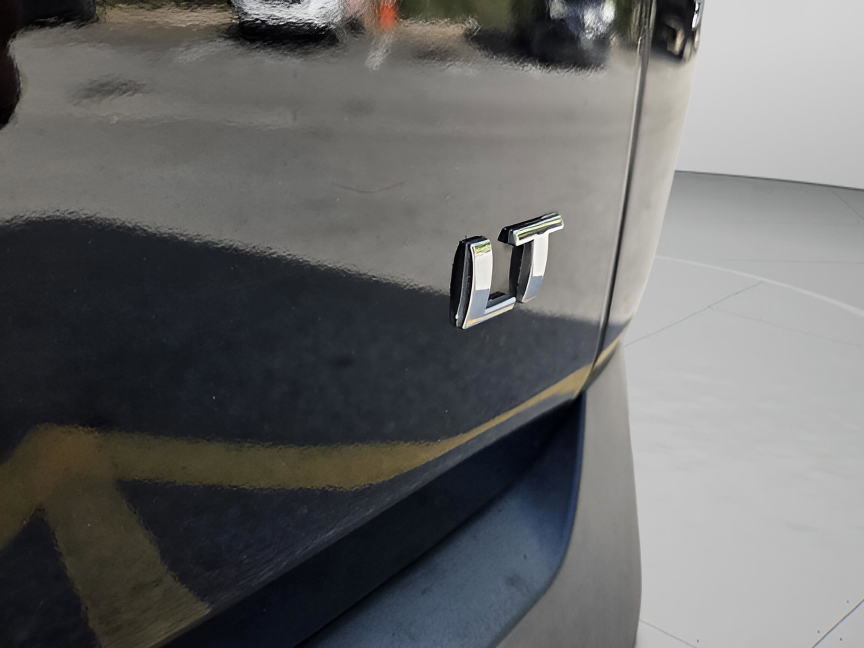 Used 2018 Chevrolet Traverse LT FWD image 31