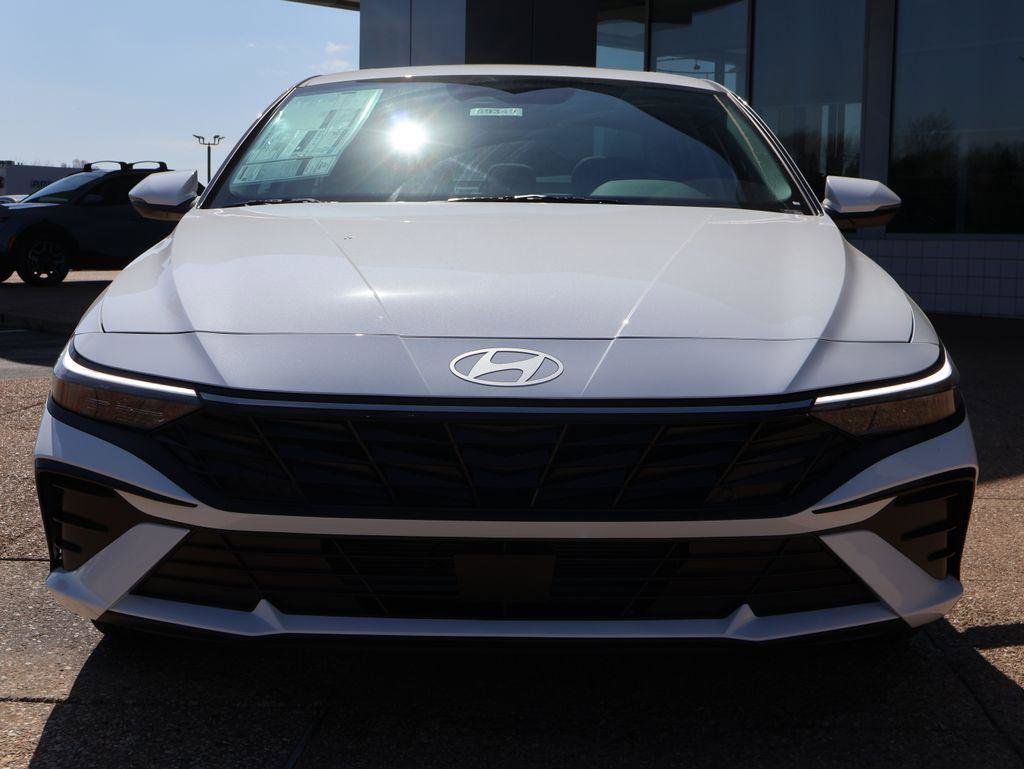 New 2026 Hyundai Elantra Limited image 8