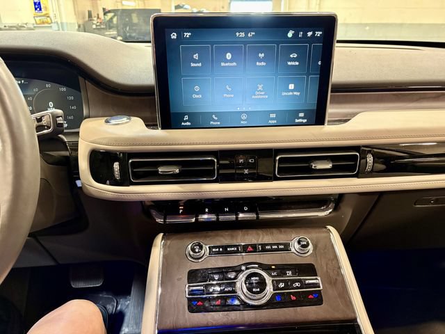 Certified 2023 Lincoln Aviator Reserve w/ Equipment Group 201A AWD/4WD image 4