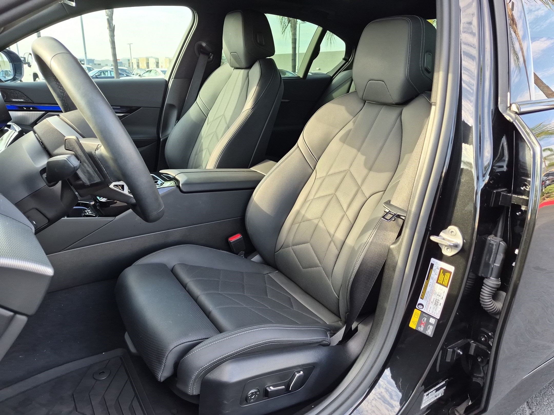 Used 2024 BMW i5 eDrive40i w/ Executive Package RWD image 16