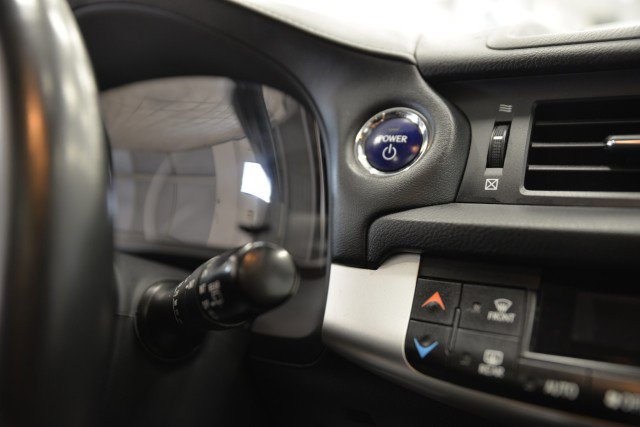 Used 2012 Lexus CT 200h image 32