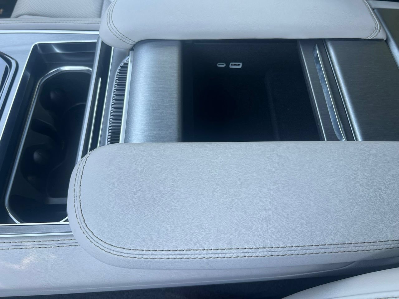 New 2026 Jeep Grand Wagoneer 4WD image 29