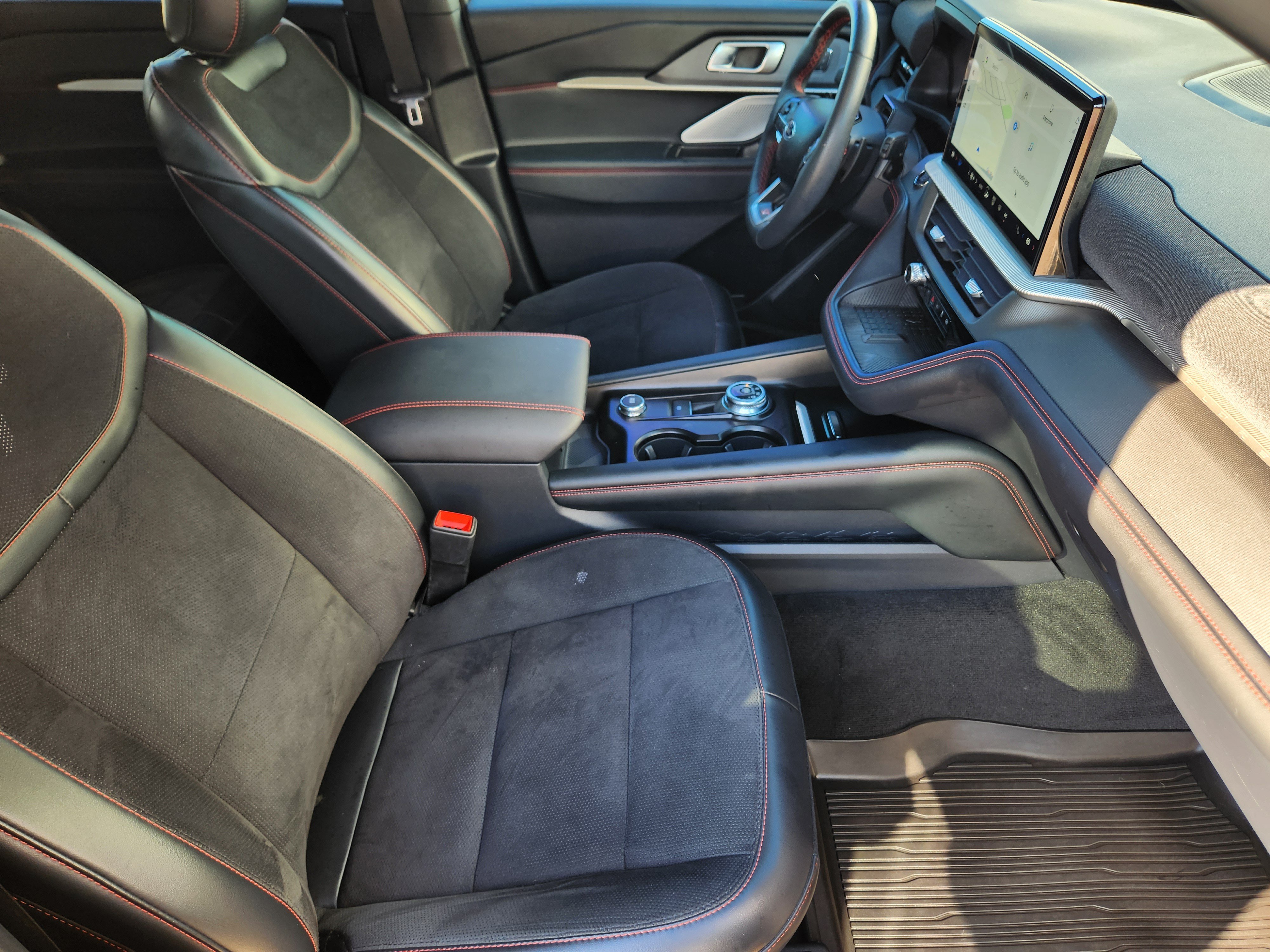 Used 2025 Ford Explorer ST AWD/4WD image 10