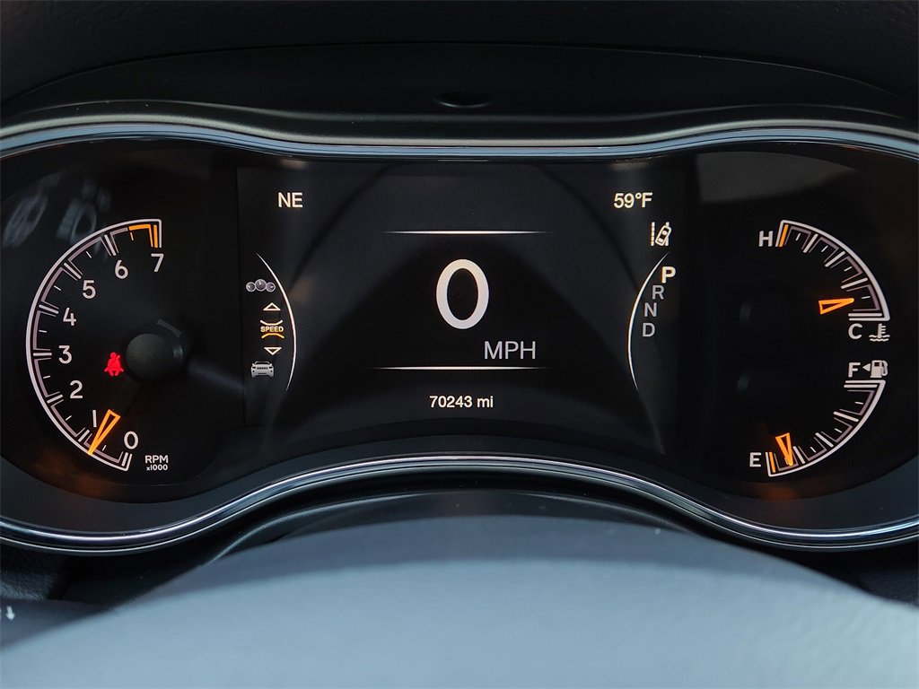 Used 2020 Jeep Grand Cherokee Altitude image 16