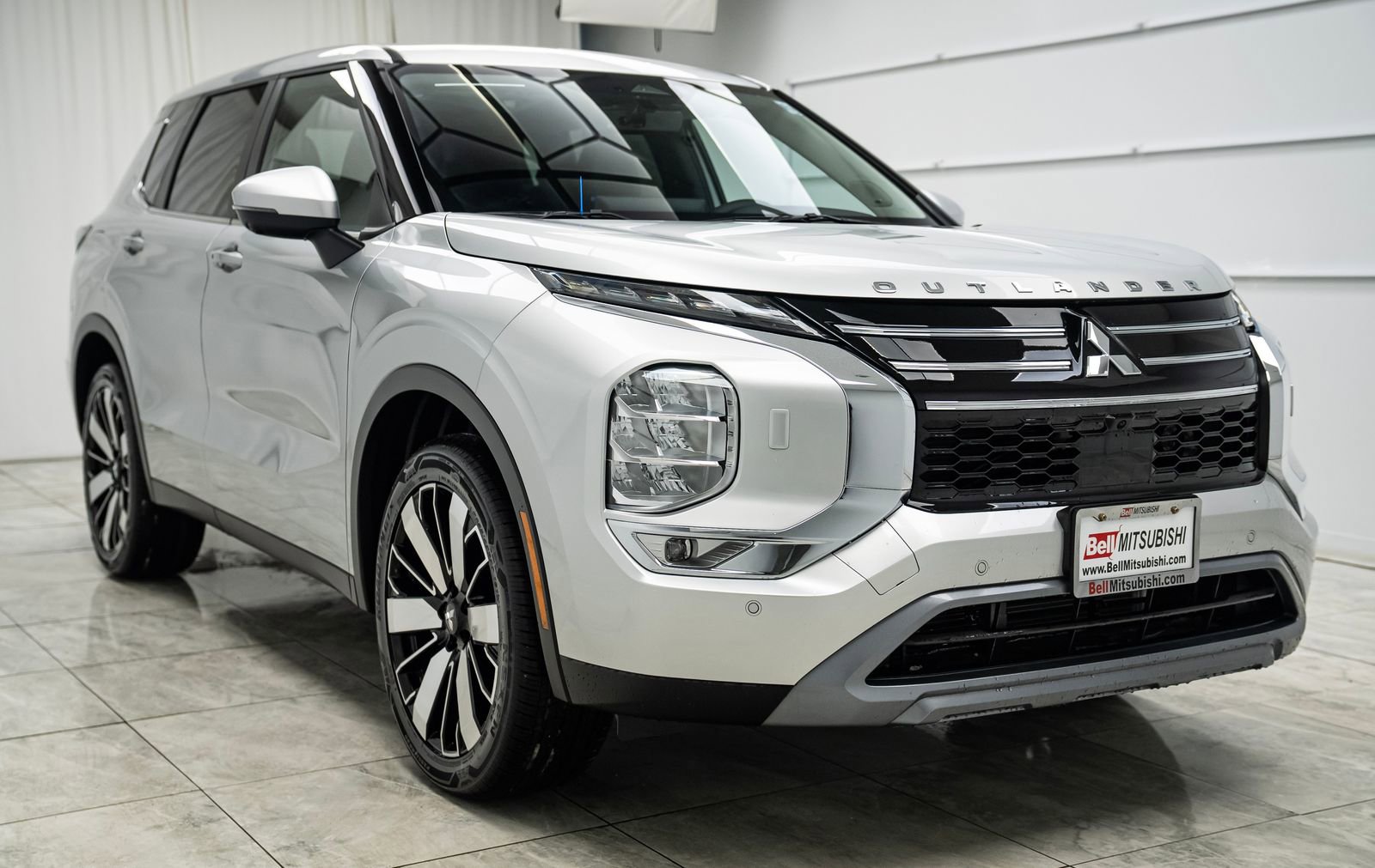 New 2026 Mitsubishi Outlander SE image 4