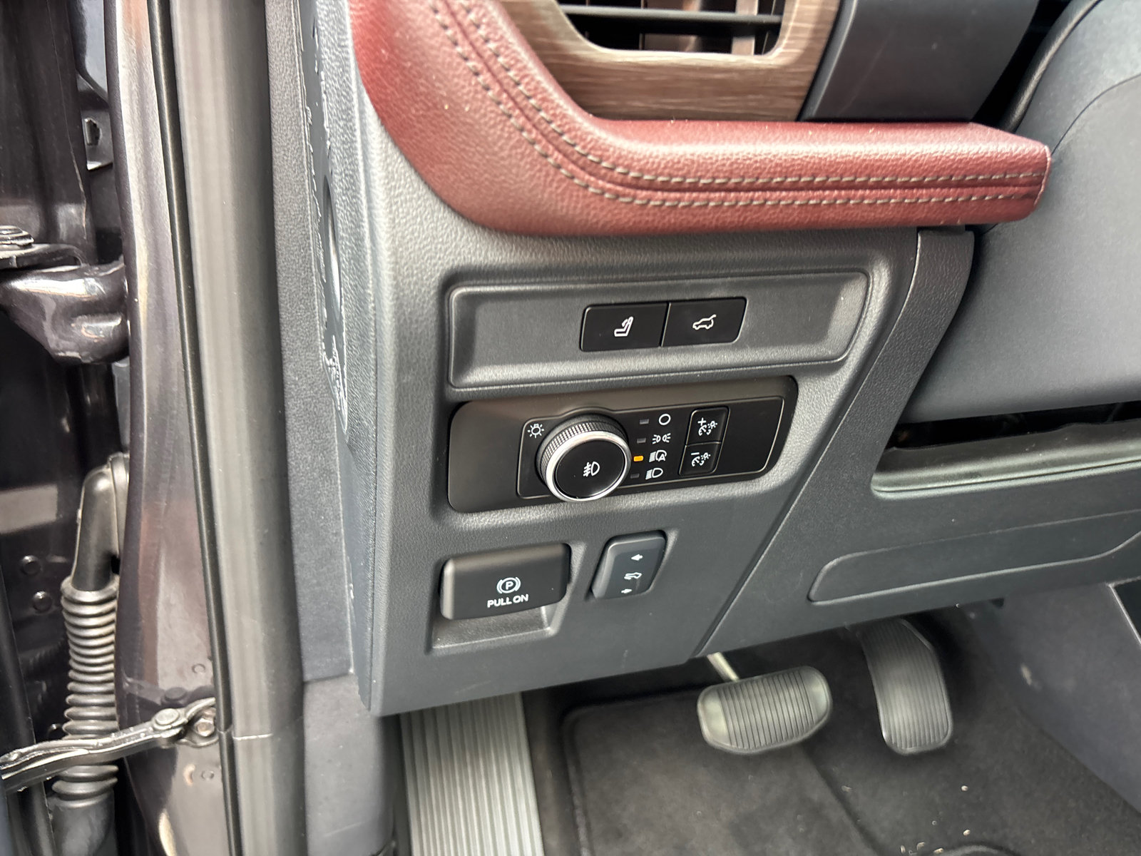 Used 2024 Ford Expedition Max Limited w/ Excursion Package AWD/4WD image 13