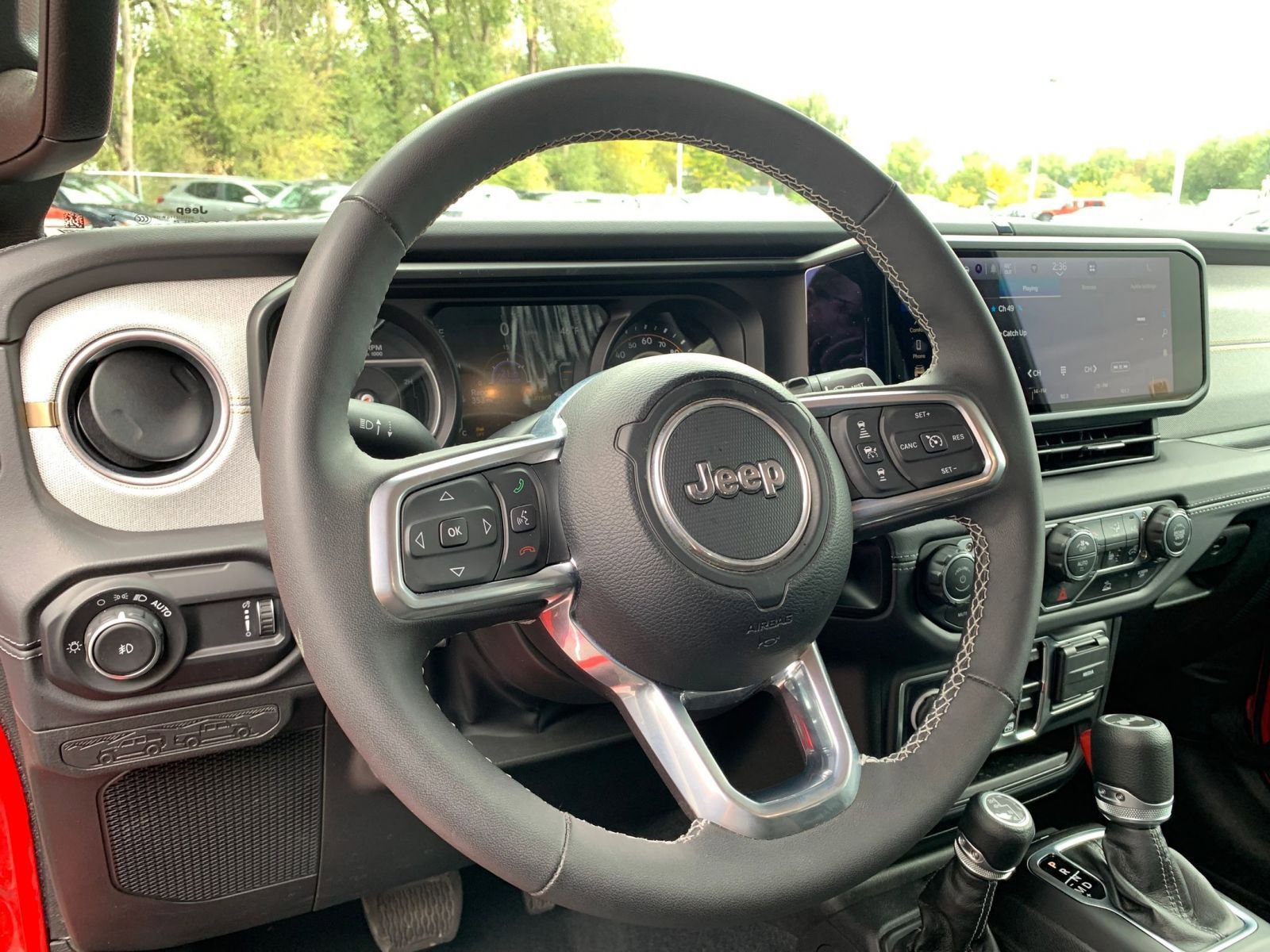 Used 2025 Jeep Wrangler Sahara image 33