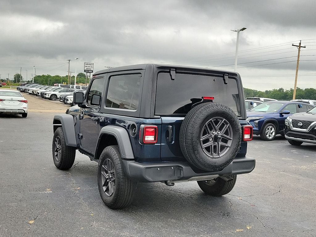 Used 2025 Jeep Wrangler Sport AWD/4WD image 4