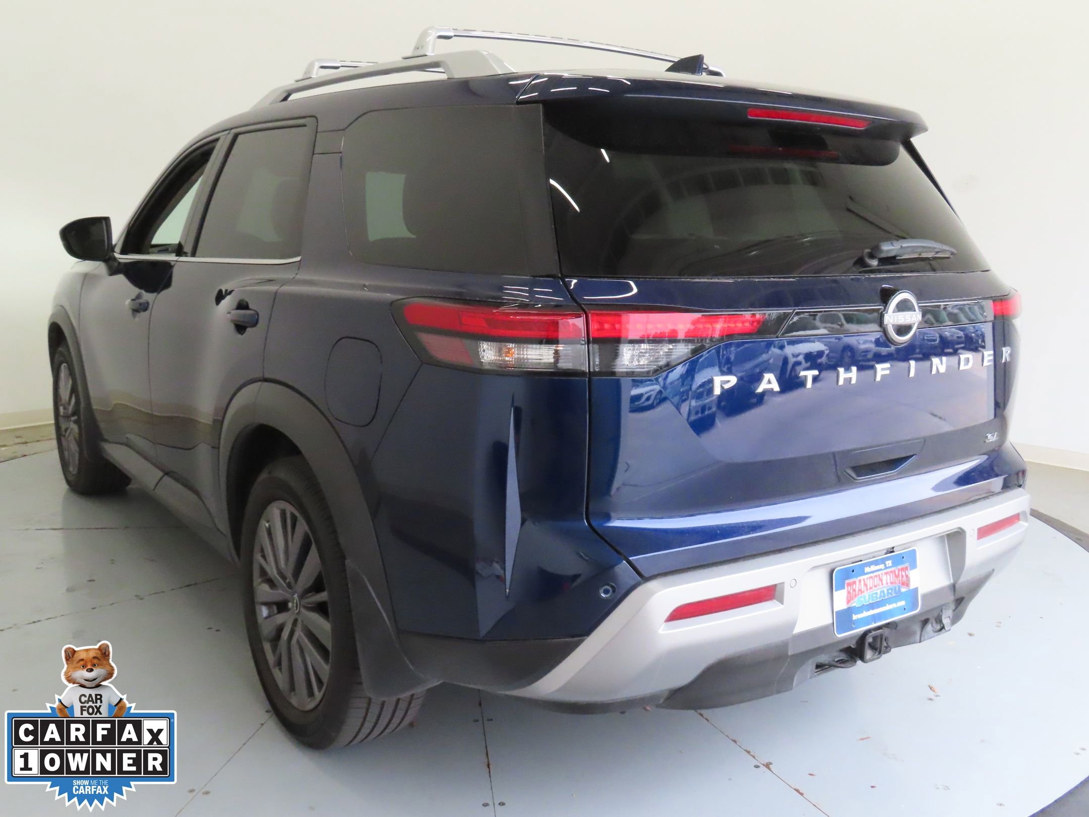 Used 2023 Nissan Pathfinder SL w/ SL Premium Package FWD image 6