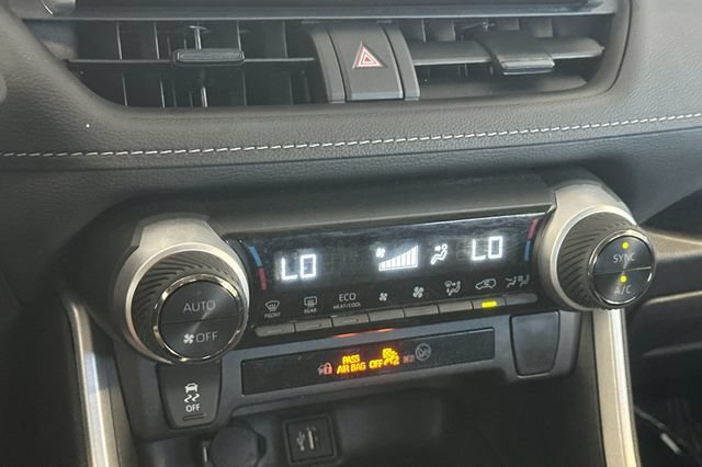 Certified 2025 Toyota RAV4 XLE AWD/4WD image 25