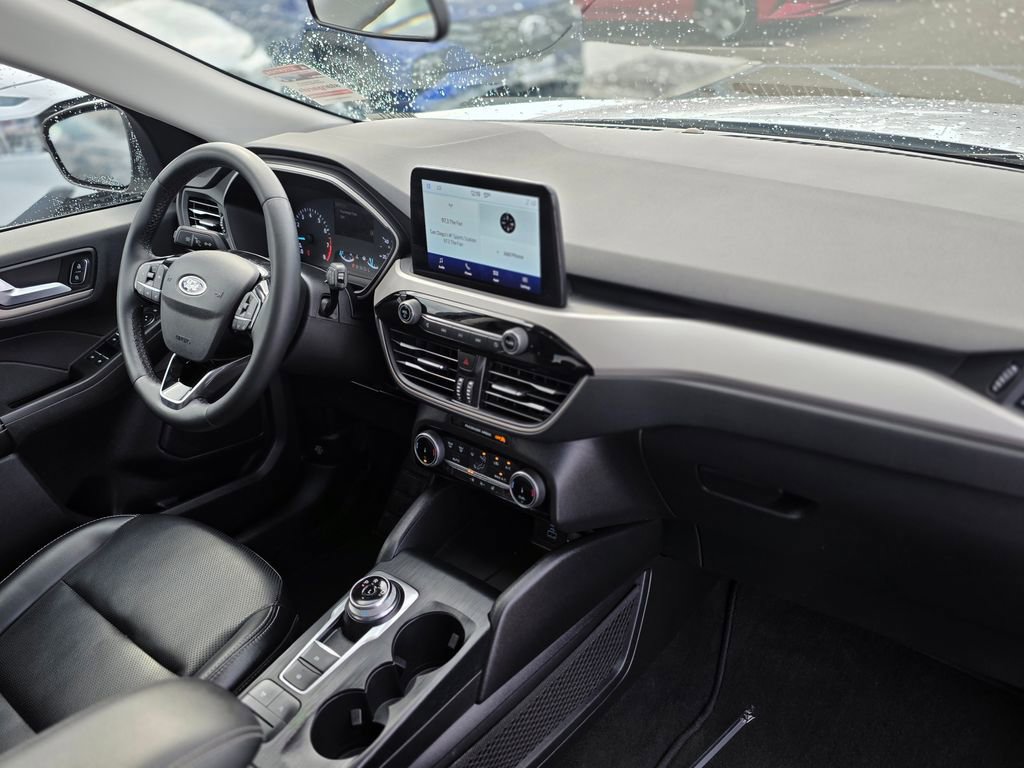 Used 2022 Ford Escape SEL image 9