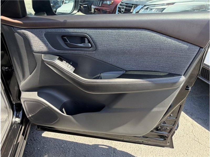 Used 2021 Nissan Rogue S FWD image 24