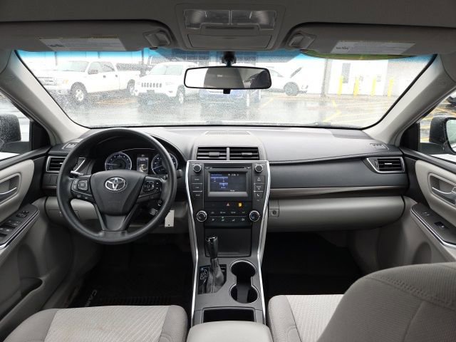 Used 2017 Toyota Camry LE image 22