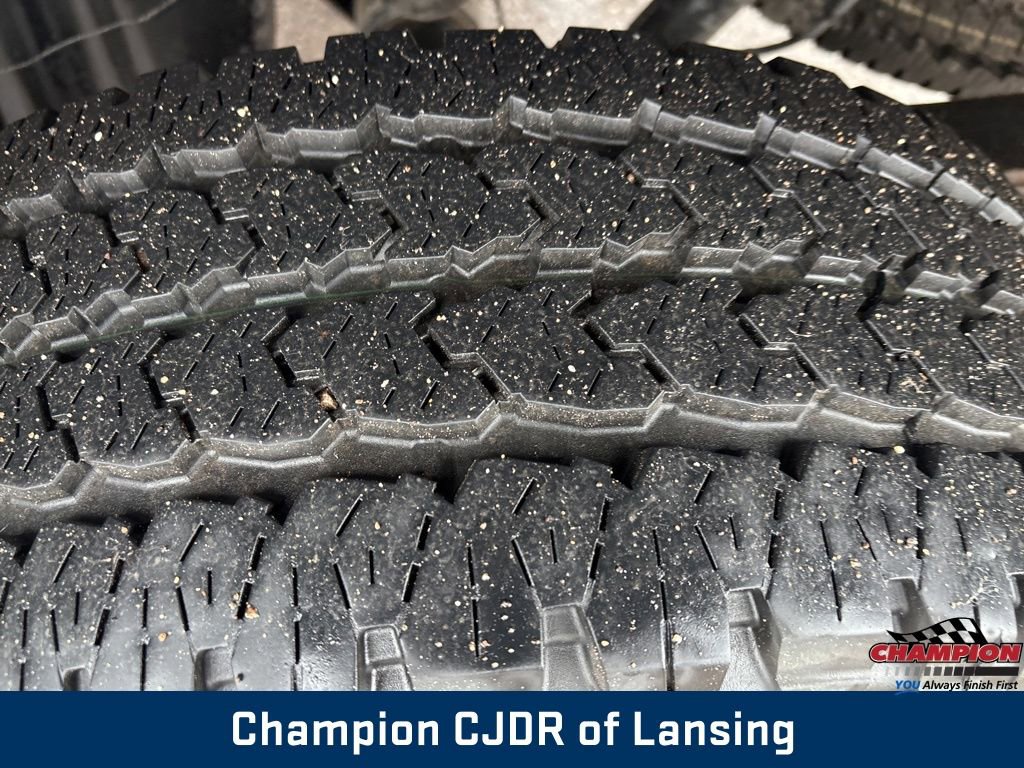 Used 2015 Chevrolet Silverado 2500 W/T w/ Snow Plow Prep Package image 6