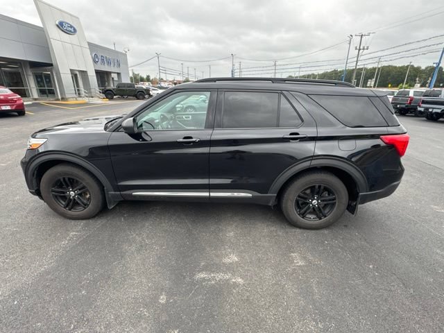 Used 2020 Ford Explorer XLT w/ Equipment Group 202A AWD/4WD image 16
