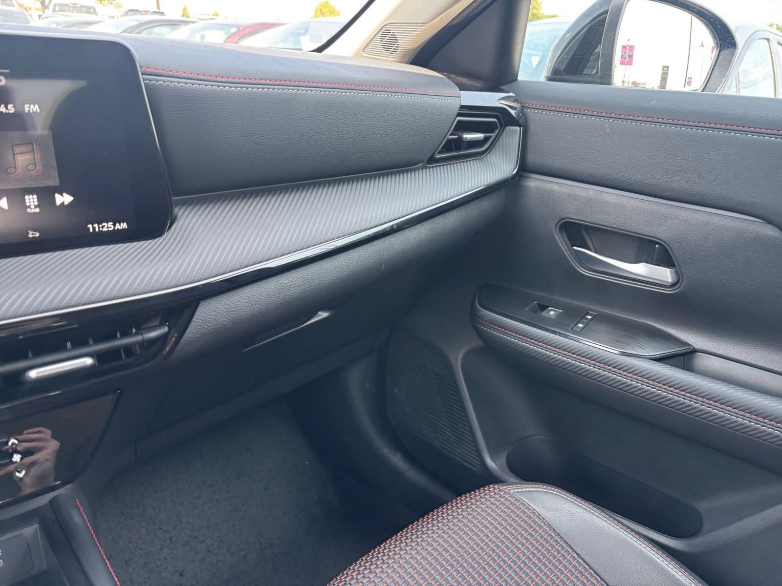 Used 2026 Nissan Kicks SR AWD/4WD image 33
