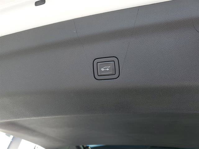 Certified 2024 Cadillac Escalade Luxury RWD image 13