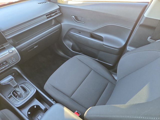 Used 2025 Hyundai Kona SEL FWD image 18