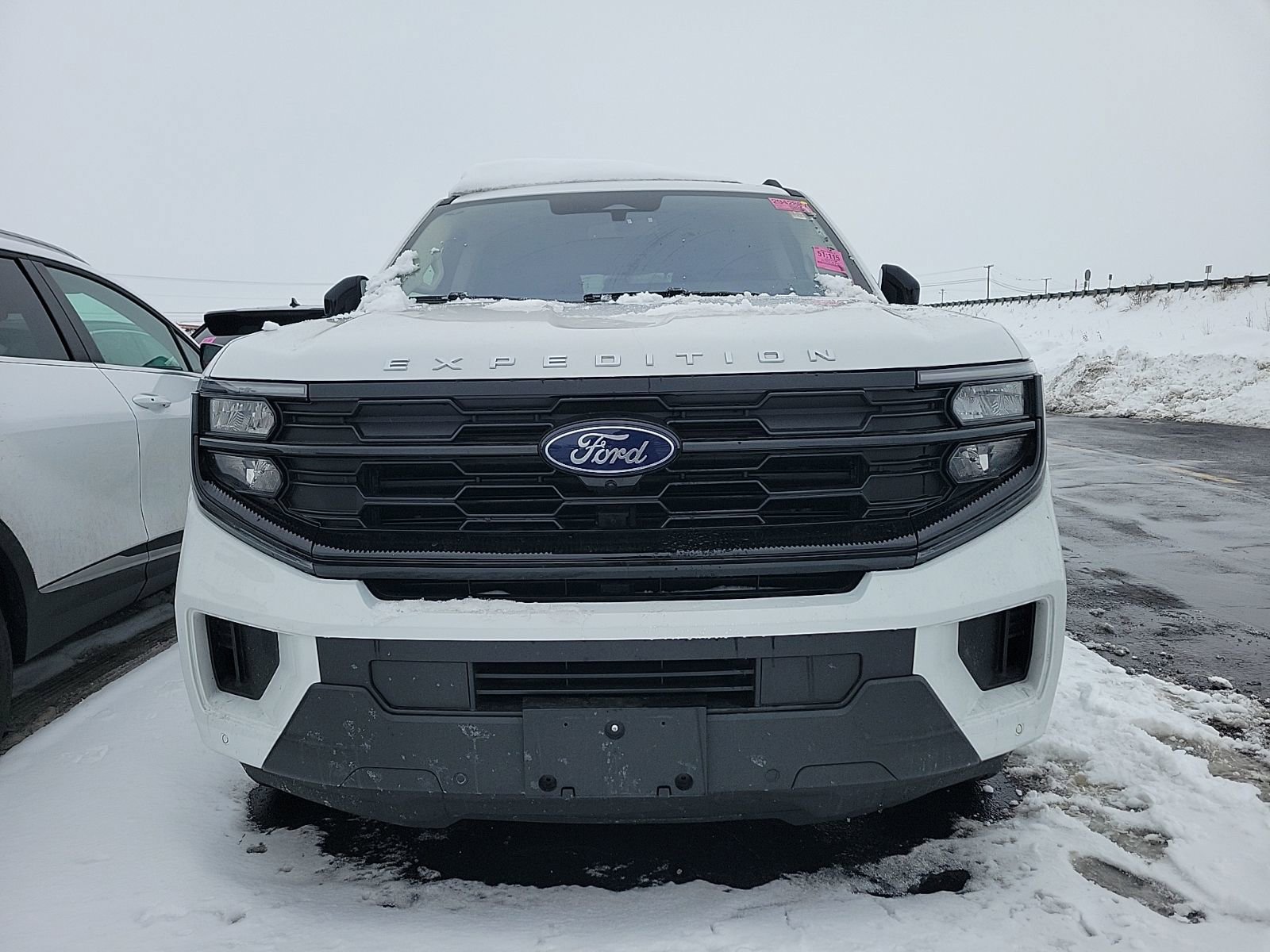 Used 2025 Ford Expedition Active image 2