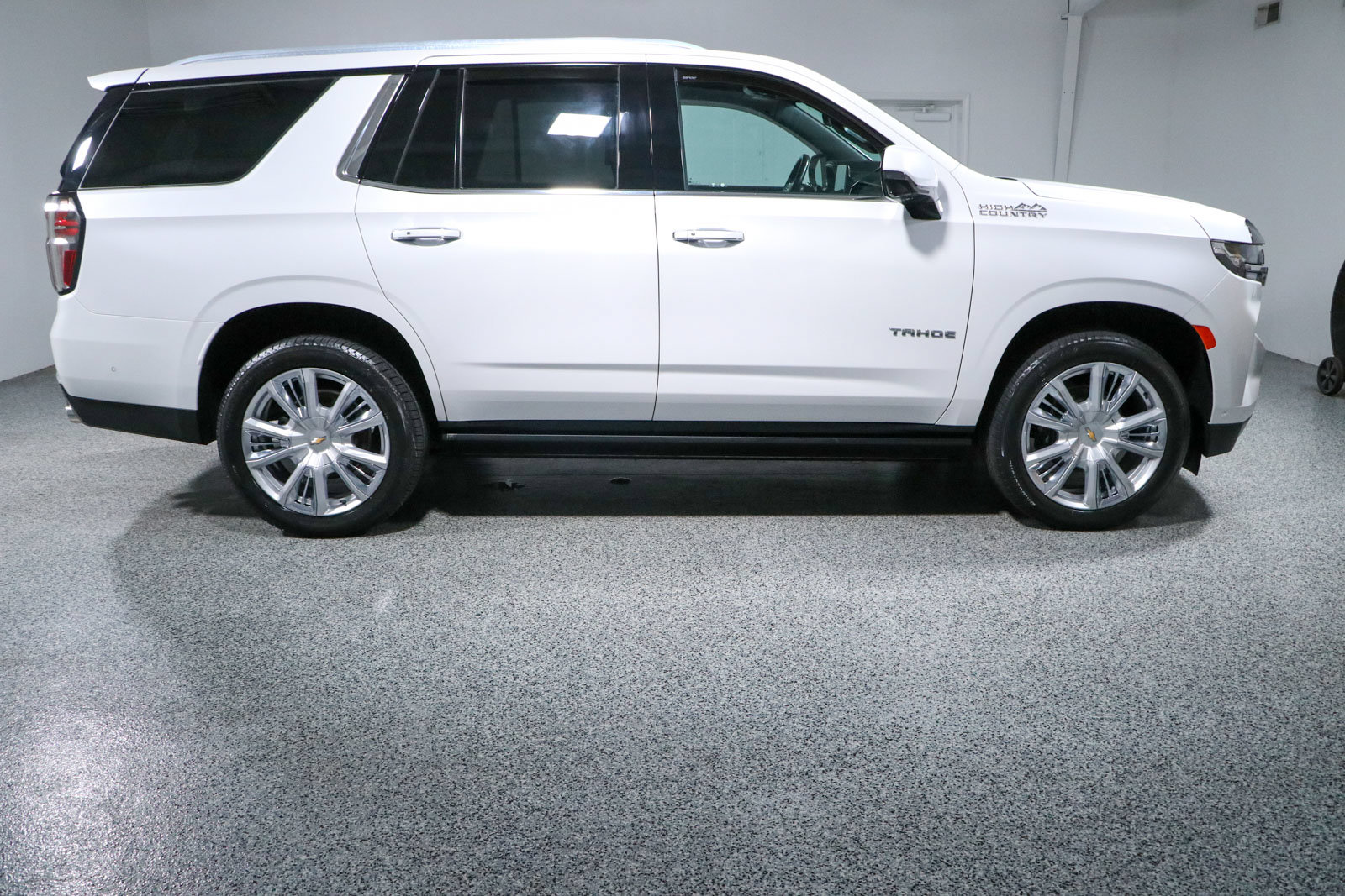 Used 2023 Chevrolet Tahoe High Country w/ Advanced Technology Package AWD/4WD image 6