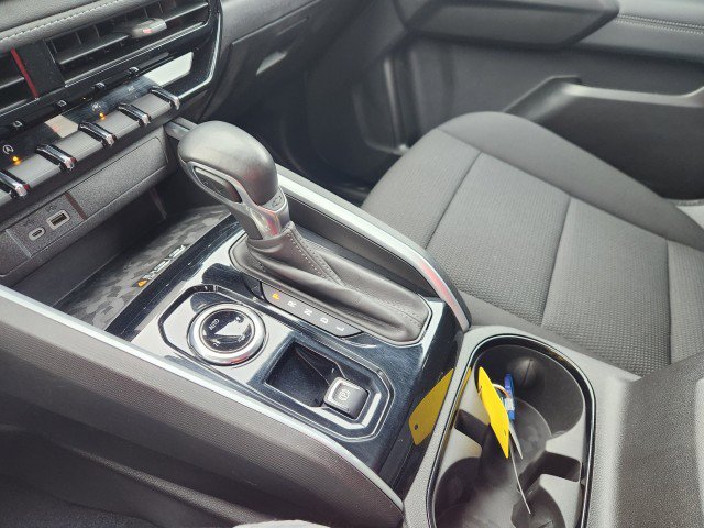 Used 2024 Chevrolet Colorado LT w/ LT Convenience Package II image 40