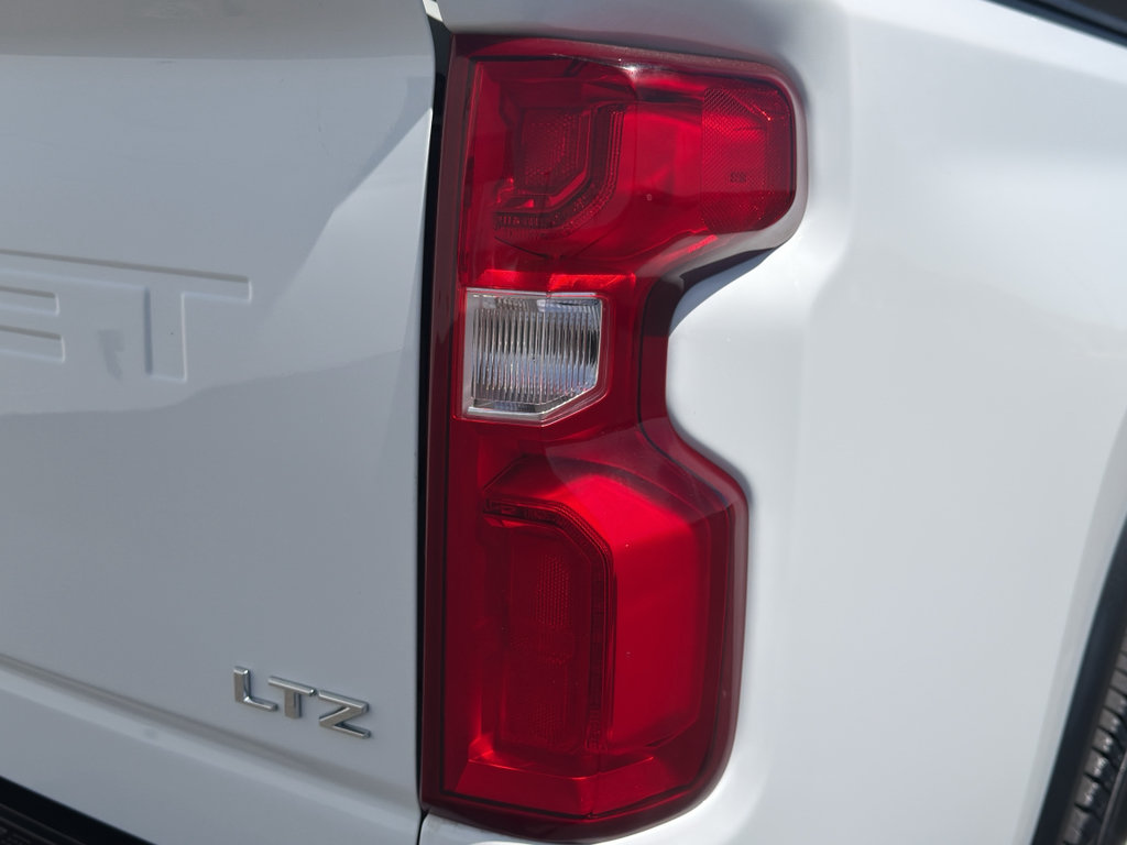 Used 2021 Chevrolet Silverado 2500 LTZ w/ LTZ Convenience Package AWD/4WD image 7