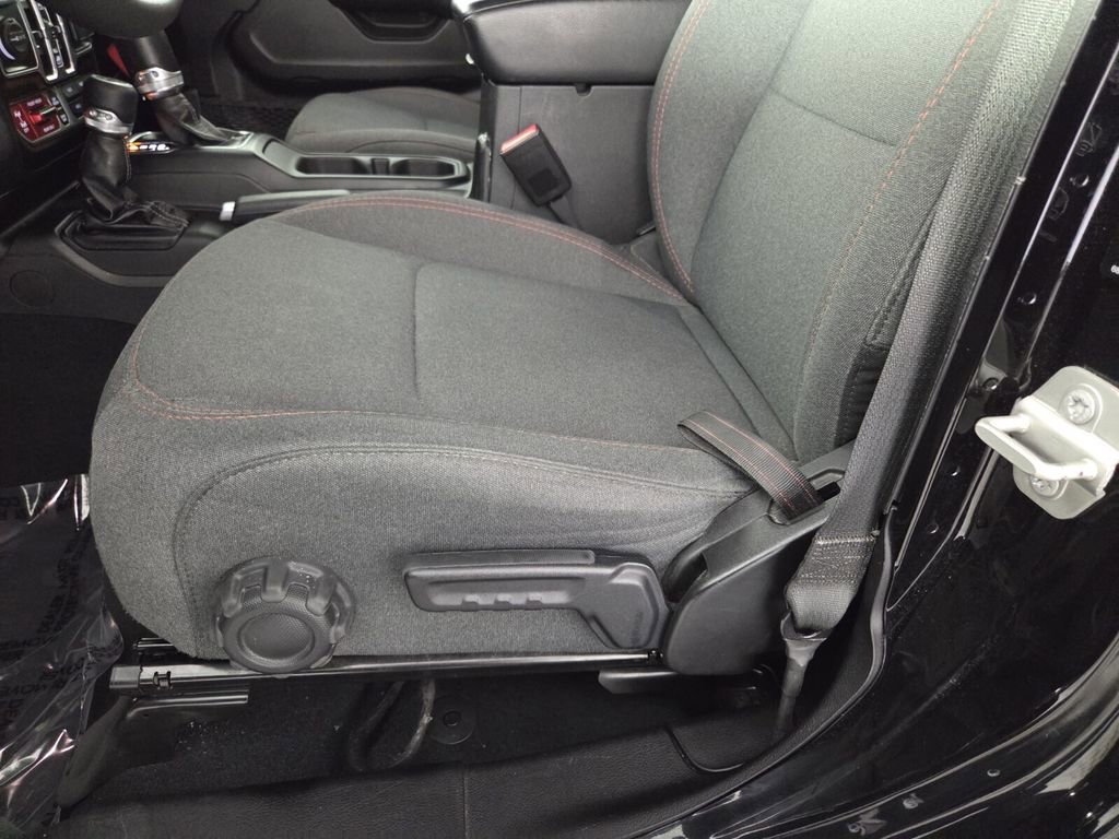 Certified 2024 Jeep Wrangler Unlimited Rubicon image 31