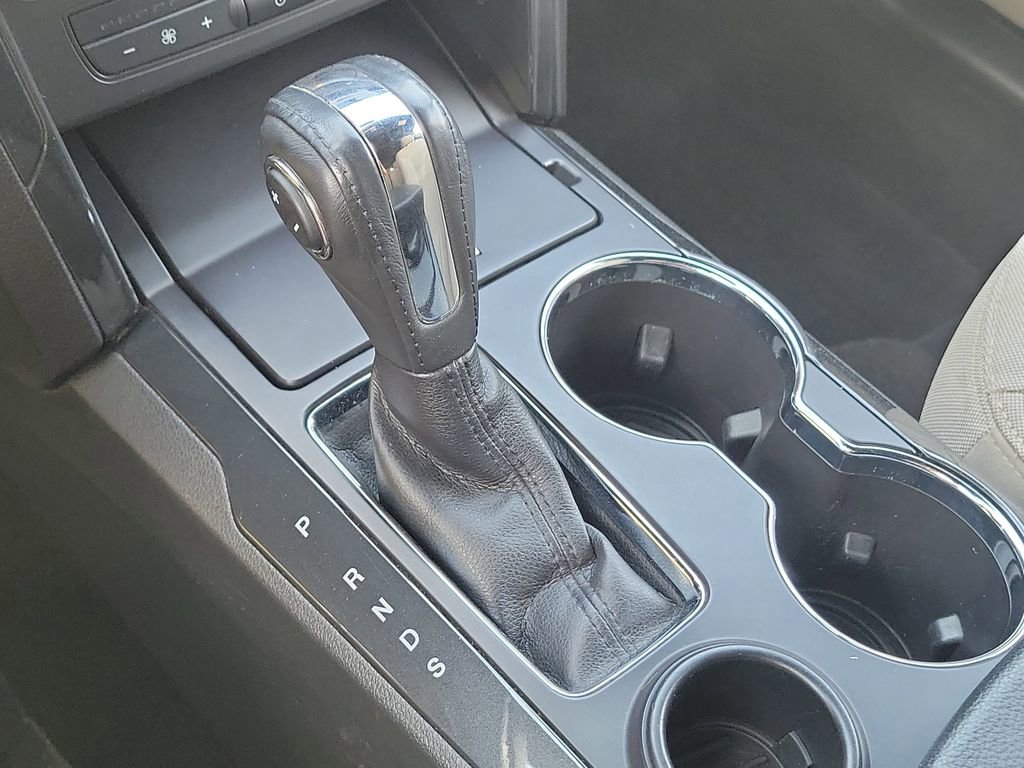 Used 2018 Ford Explorer XLT image 33