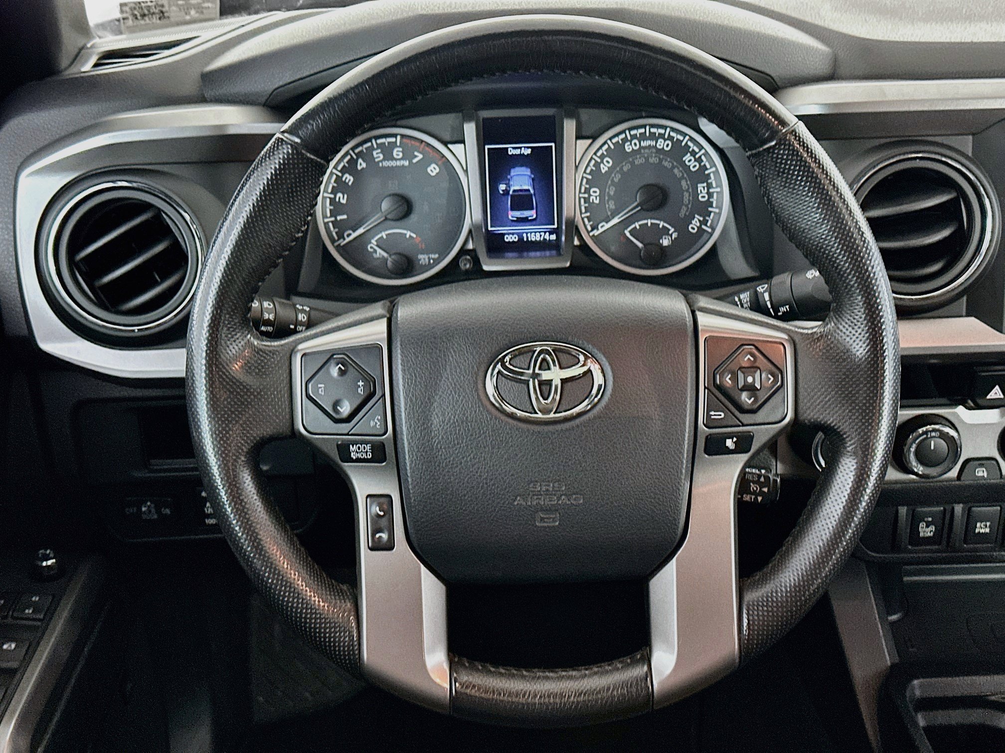 Used 2017 Toyota Tacoma Limited w/ Tow Package AWD/4WD image 18