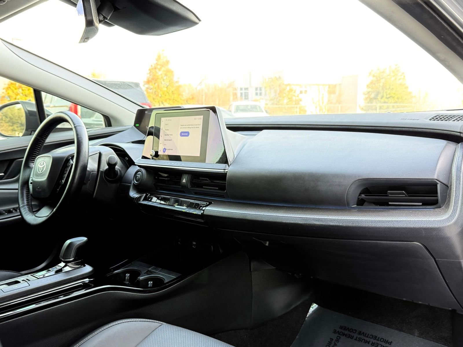 Used 2024 Toyota Prius XLE FWD image 33