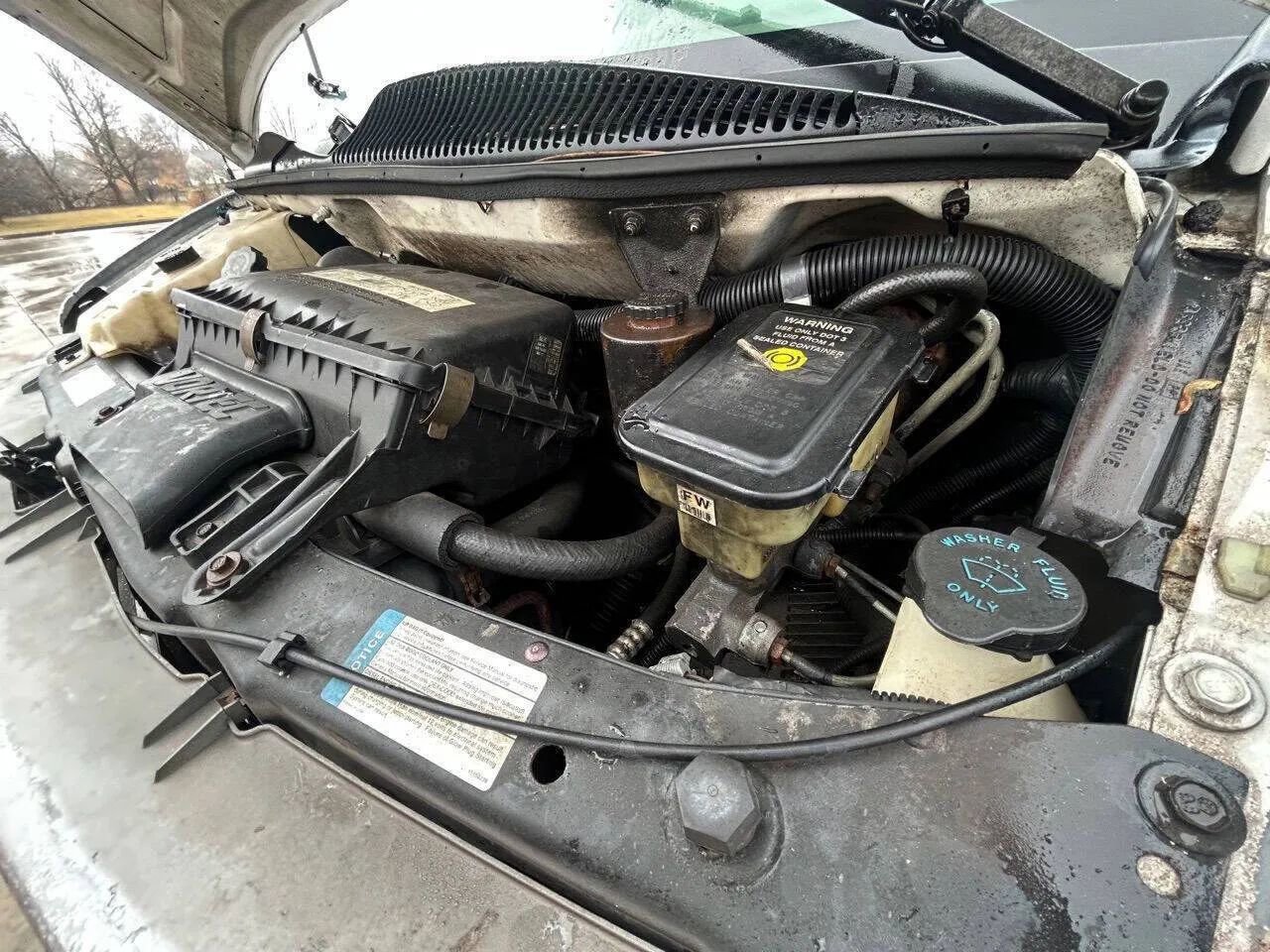 Used 2000 Chevrolet Express 3500 image 9