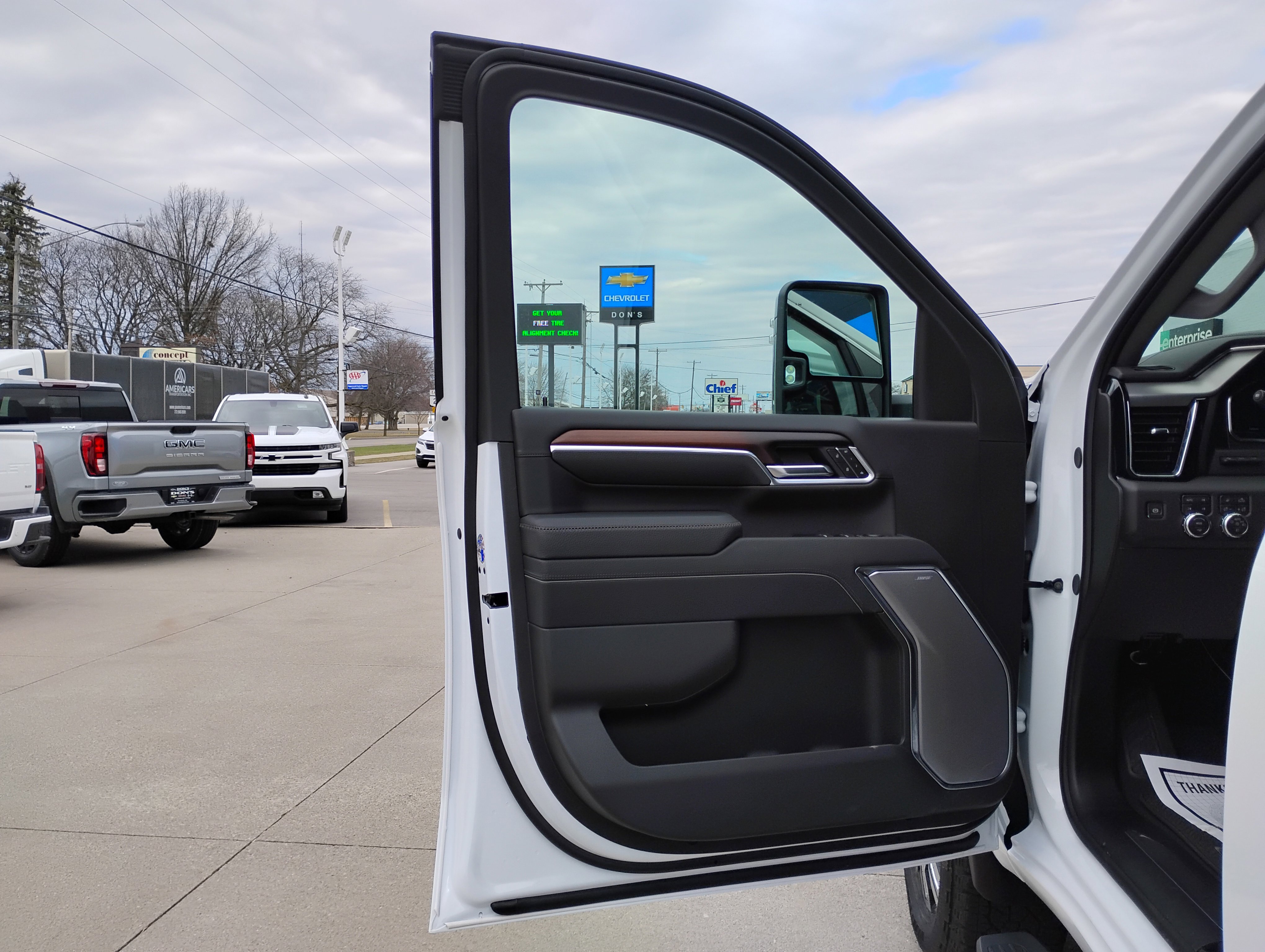 New 2025 GMC Sierra 2500 Denali w/ Denali Reserve Package image 17