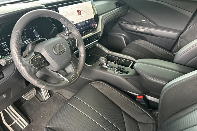 Used 2026 Lexus TX 500h AWD w/ Technology Package image 11