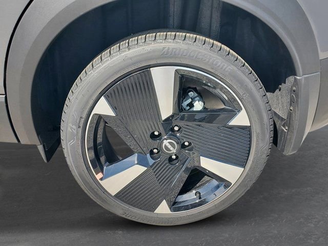 New 2026 Nissan Kicks SR FWD image 11
