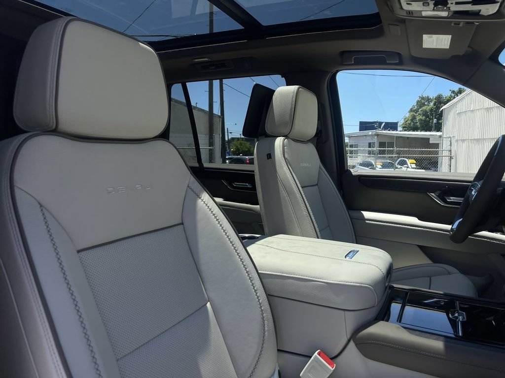 New 2026 GMC Yukon Denali w/ Denali Reserve Package AWD/4WD image 28