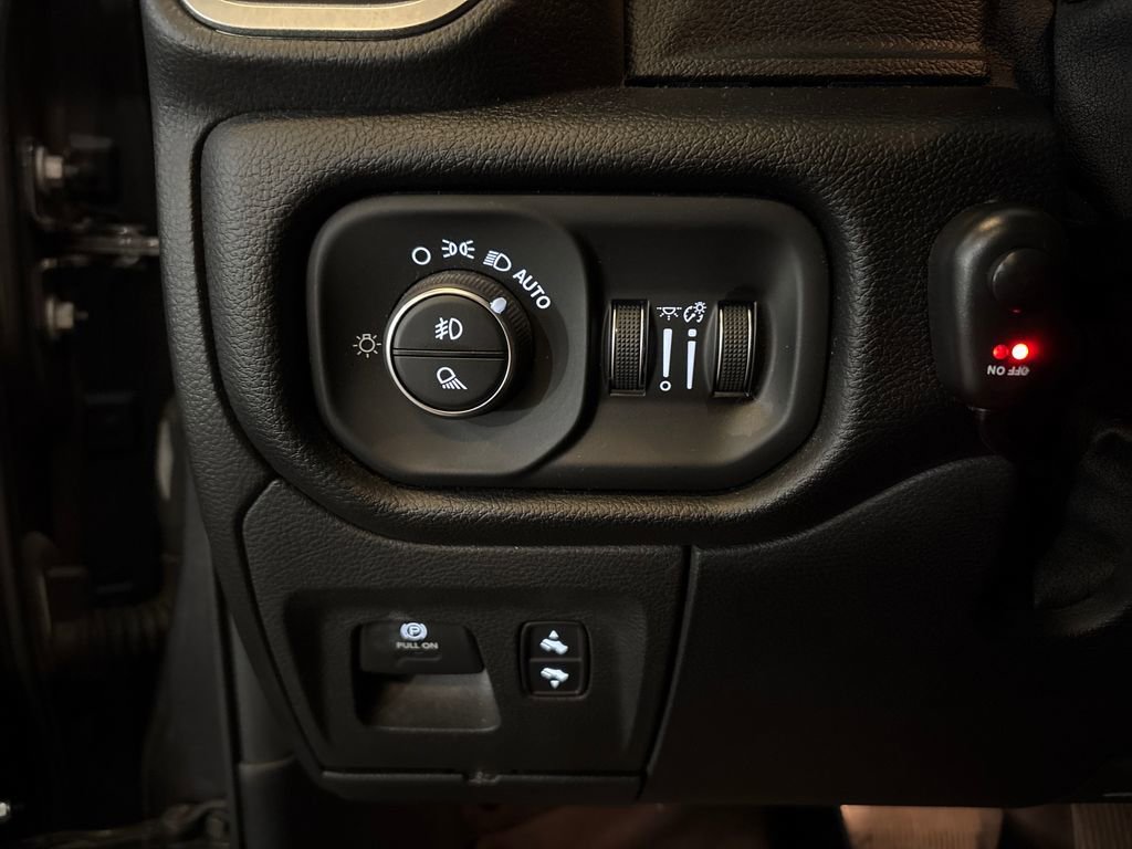 Used 2019 RAM 1500 Big Horn image 17