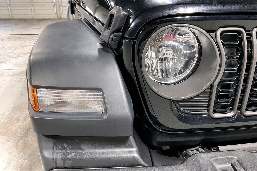 Used 2024 Jeep Wrangler Unlimited Sport AWD/4WD image 35