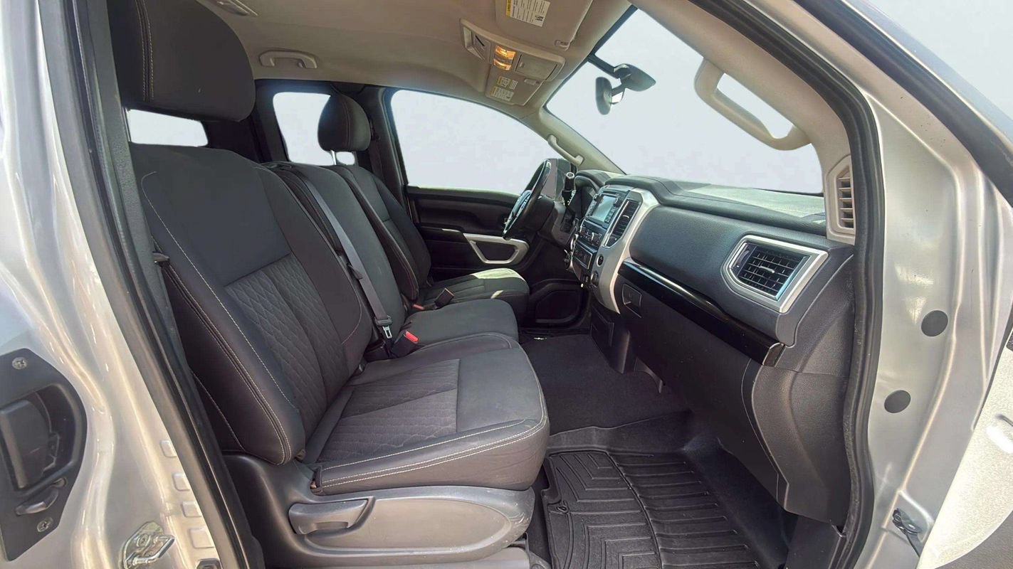 Used 2018 Nissan Titan SV w/ SV Utility Package AWD/4WD image 17