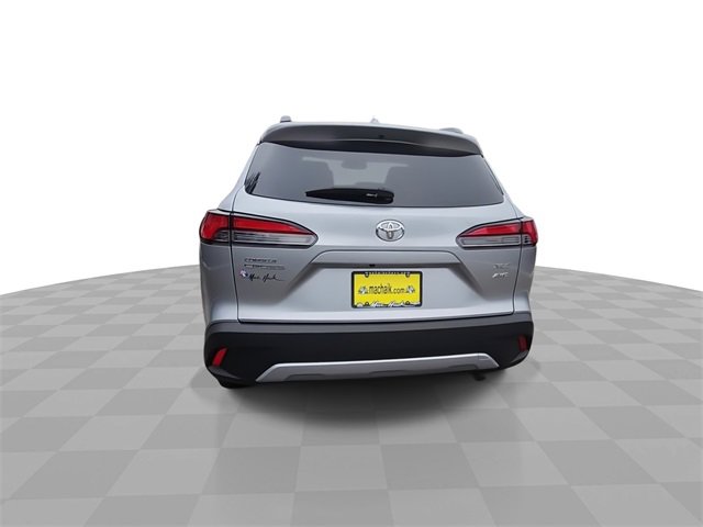Used 2023 Toyota Corolla Cross XLE image 7
