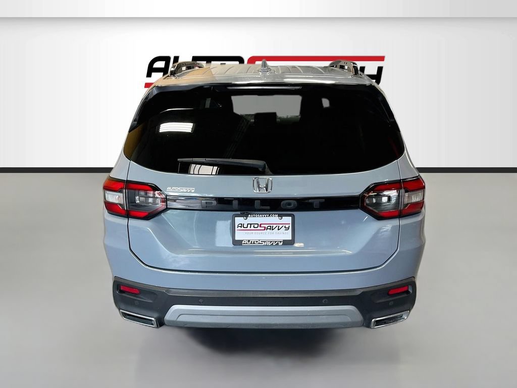 Used 2024 Honda Pilot Touring image 6