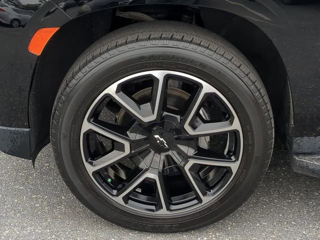 Used 2021 Chevrolet Suburban RST w/ Luxury Package image 12