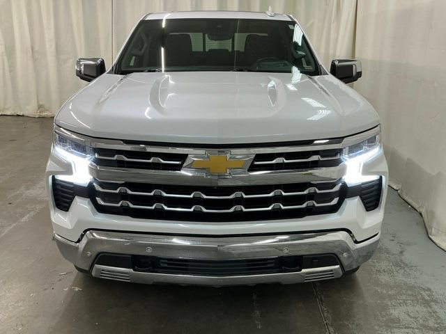 Used 2023 Chevrolet Silverado 1500 LTZ w/ LTZ Premium Package AWD/4WD image 12