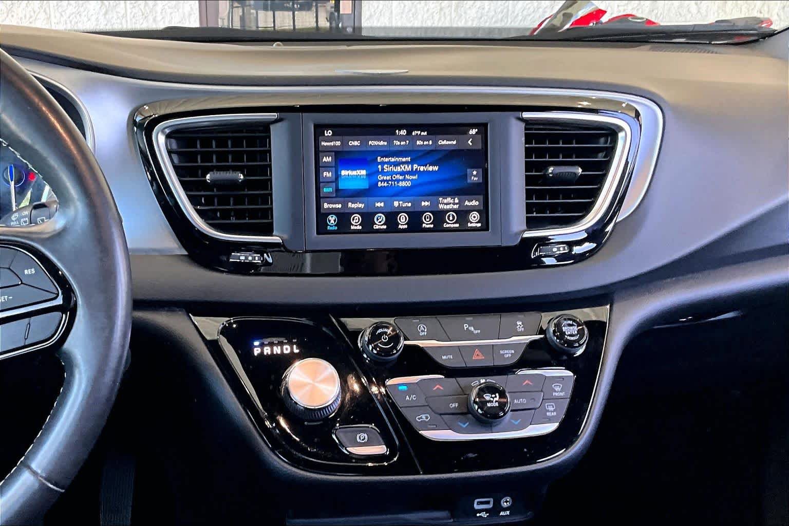 Used 2019 Chrysler Pacifica Touring Plus w/ S Appearance Package FWD image 7