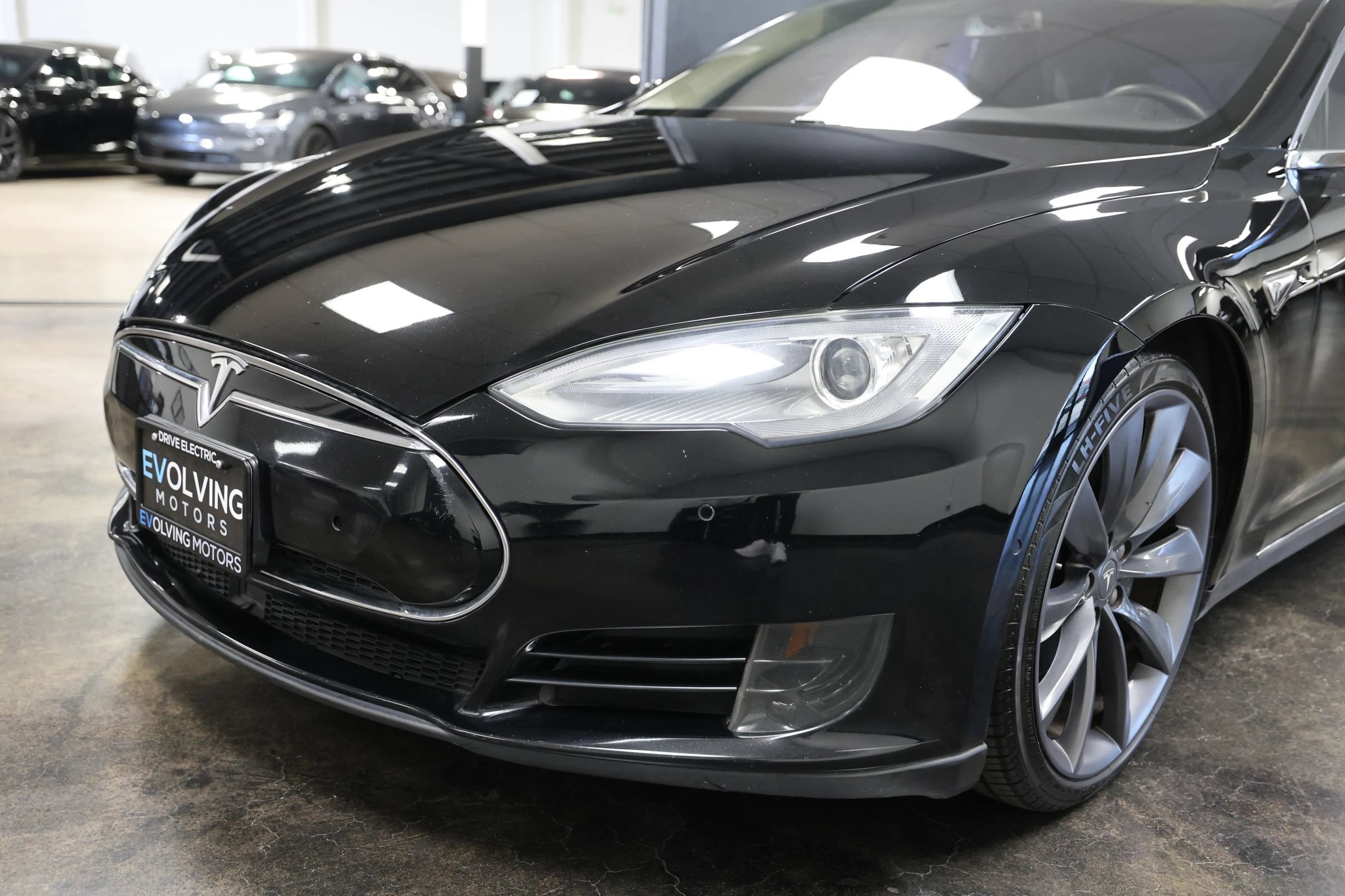 Used 2015 Tesla Model S 70D AWD/4WD image 11
