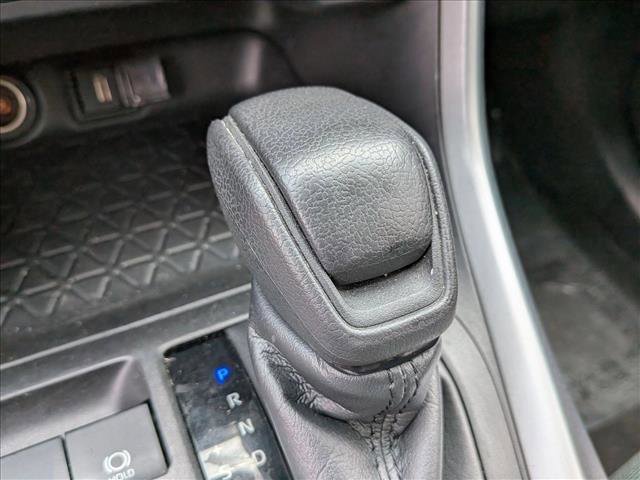 Used 2021 Toyota RAV4 LE FWD image 12