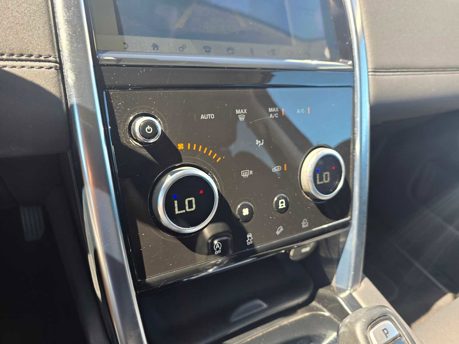 Used 2020 Land Rover Discovery Sport image 29