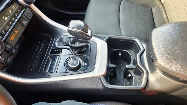 Used 2022 Toyota RAV4 SE w/ Convenience Package image 14