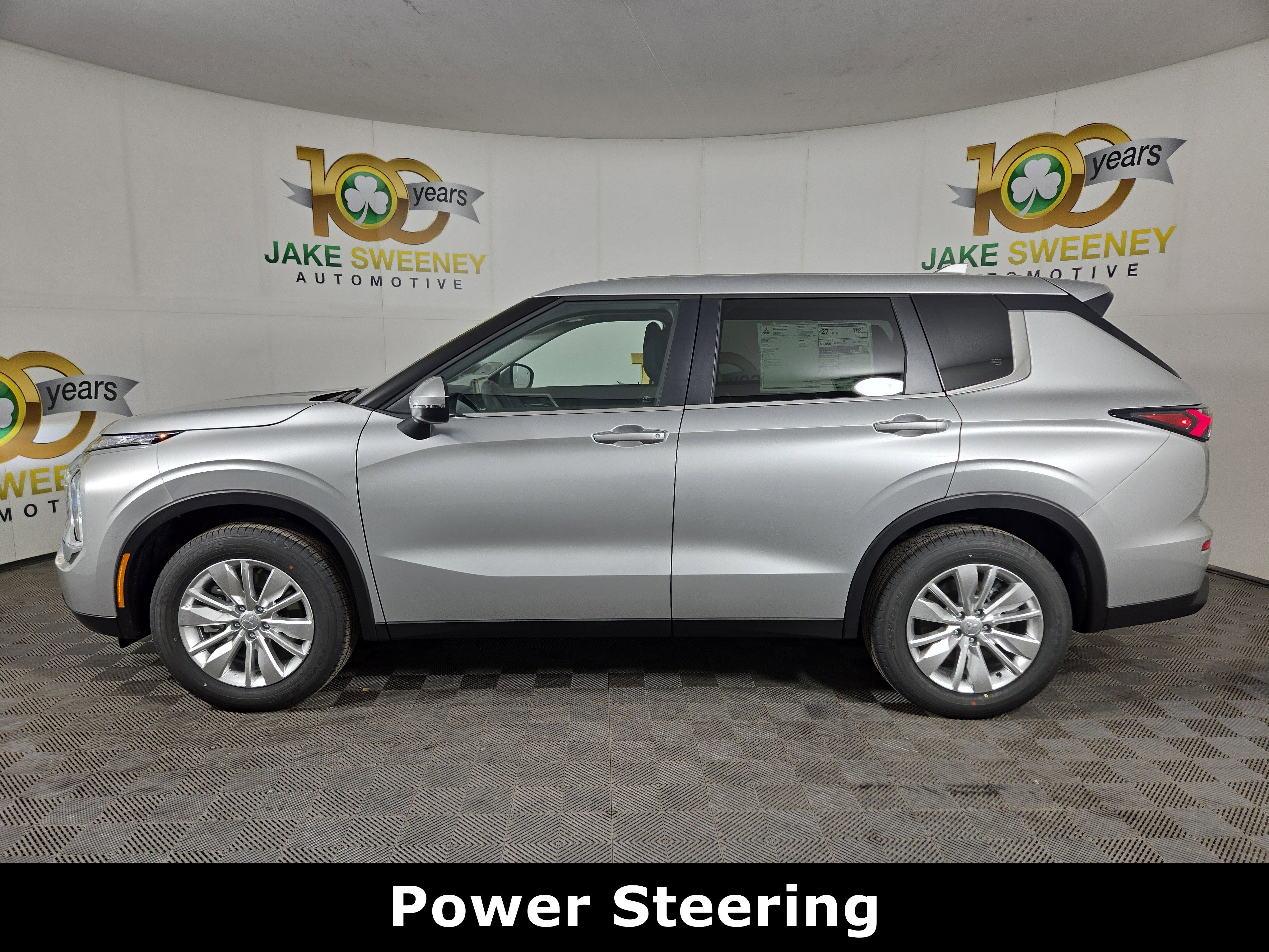 New 2026 Mitsubishi Outlander ES image 4