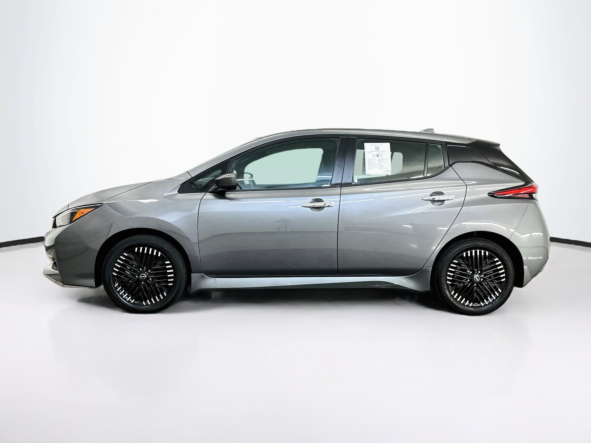 Used 2024 Nissan Leaf SV Plus FWD image 4
